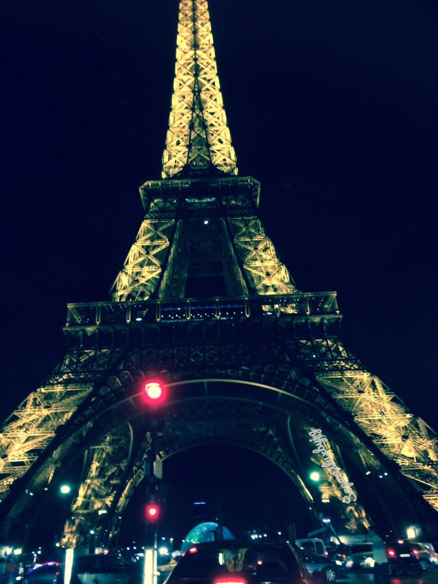 Paris – What a dance! Lady in iron, dance with&nbsp;me!