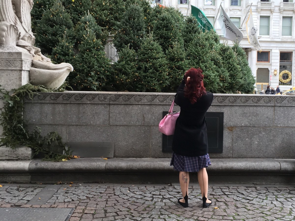 Wordless Friday: NY, a beautiful girl with a great style 